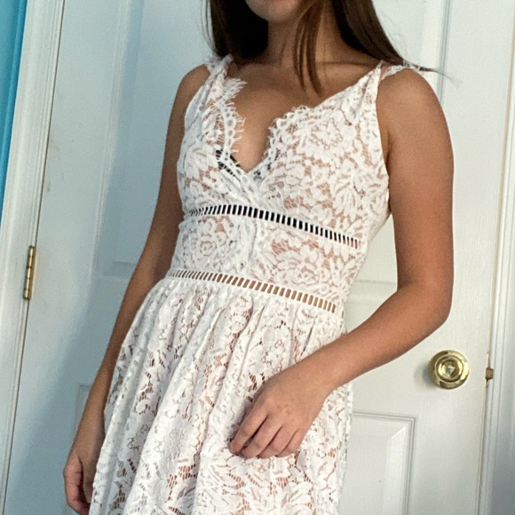 TOBI Dress - Picture 2 of 4